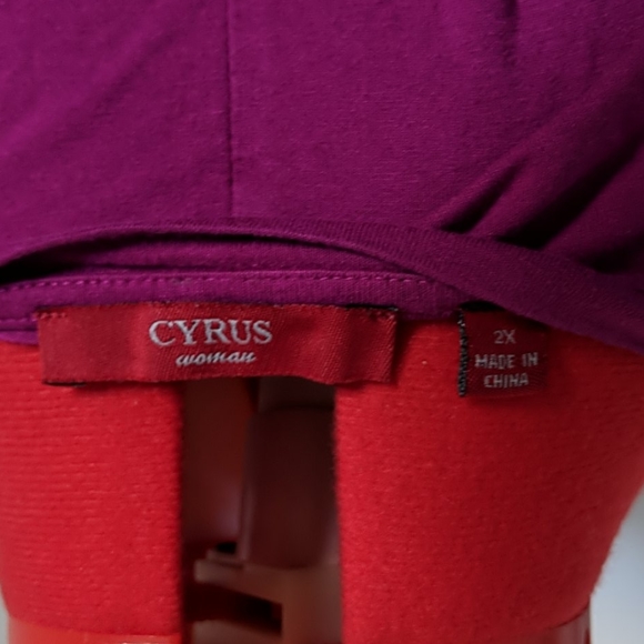 Magenta top - Picture 4 of 4